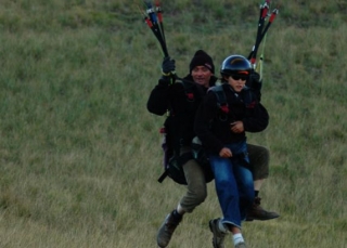  Despegue en parapenle 